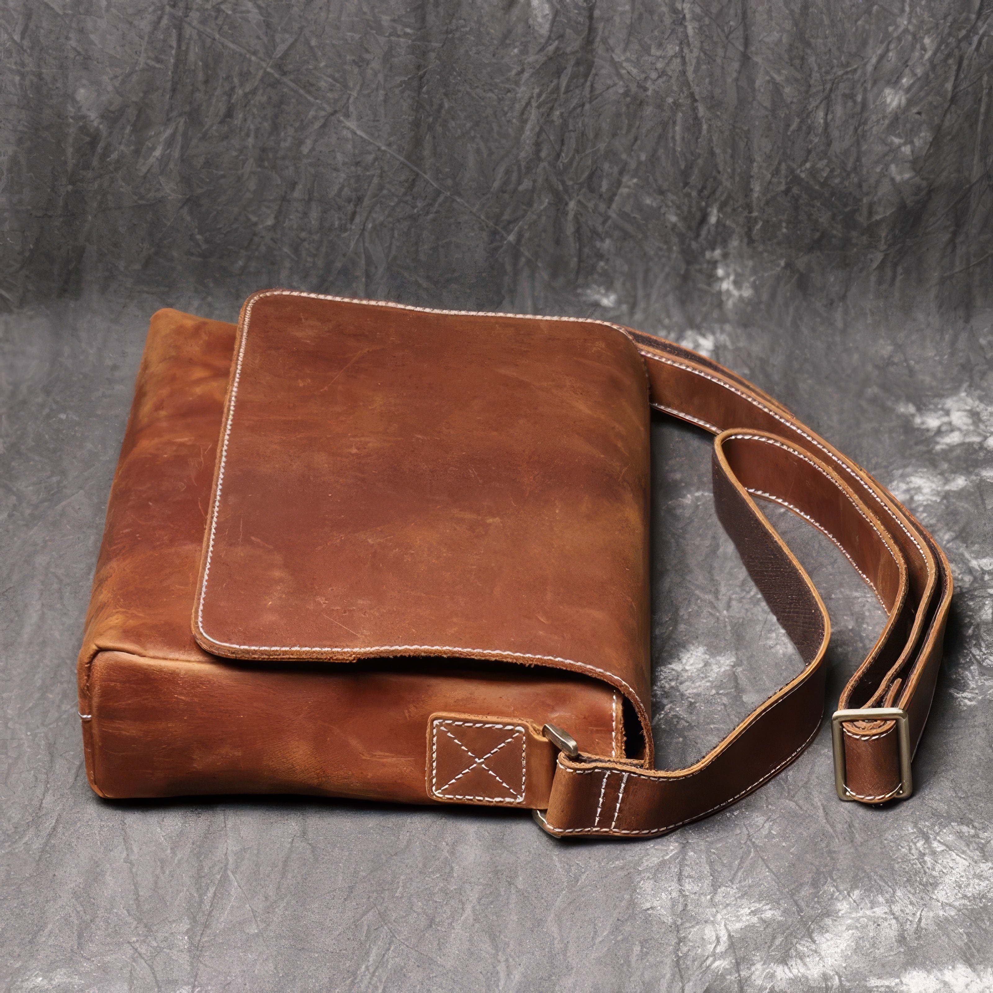Bellagio Messenger Bag