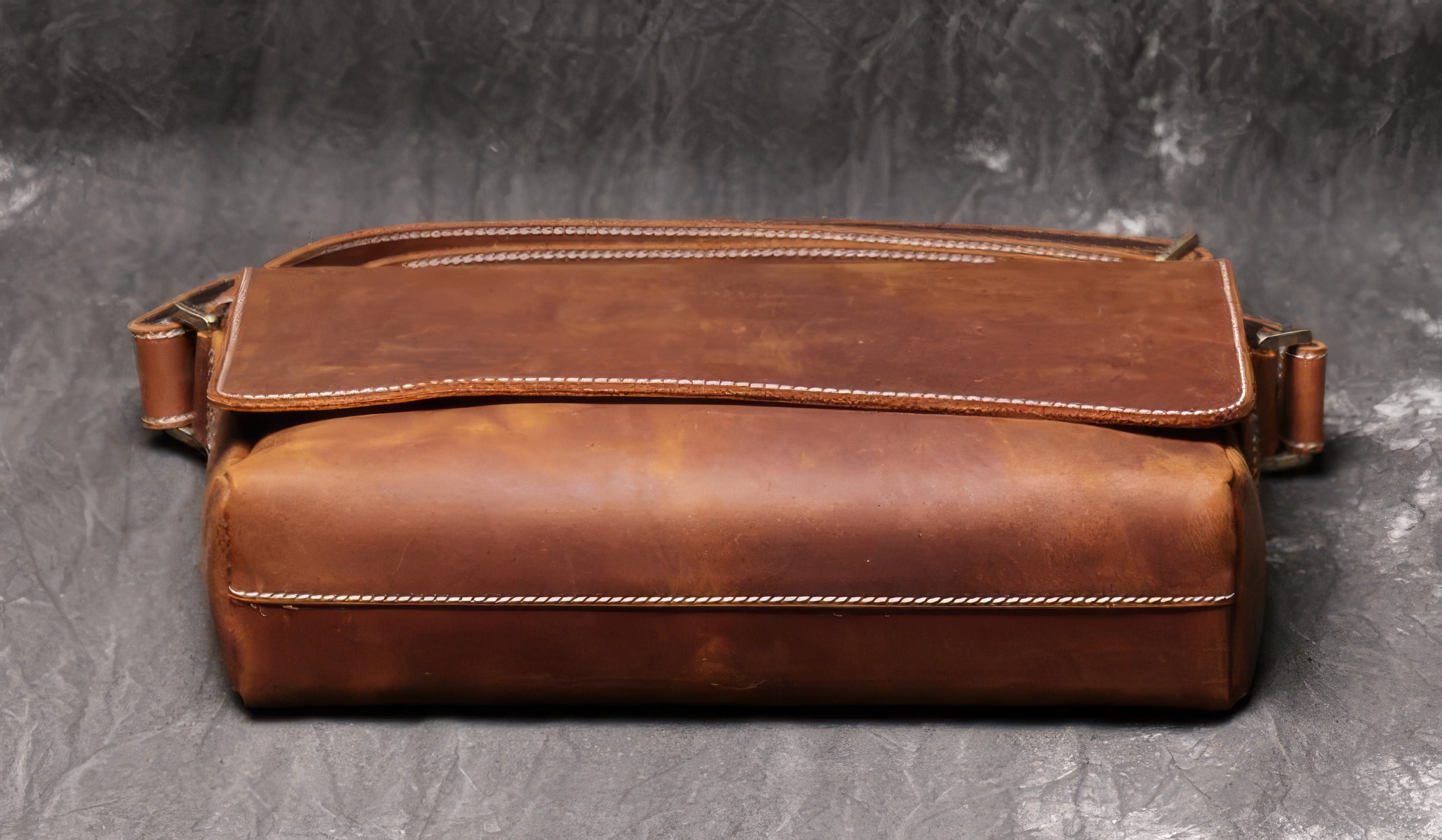 Bellagio Messenger Bag