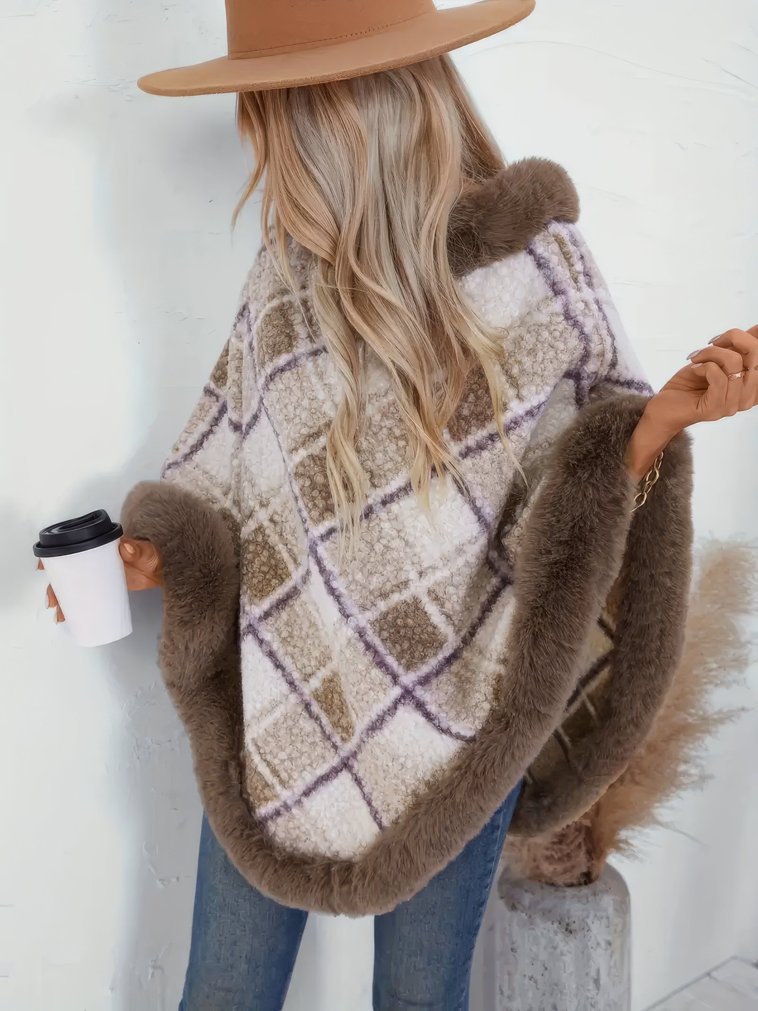 Soffice Winter Poncho