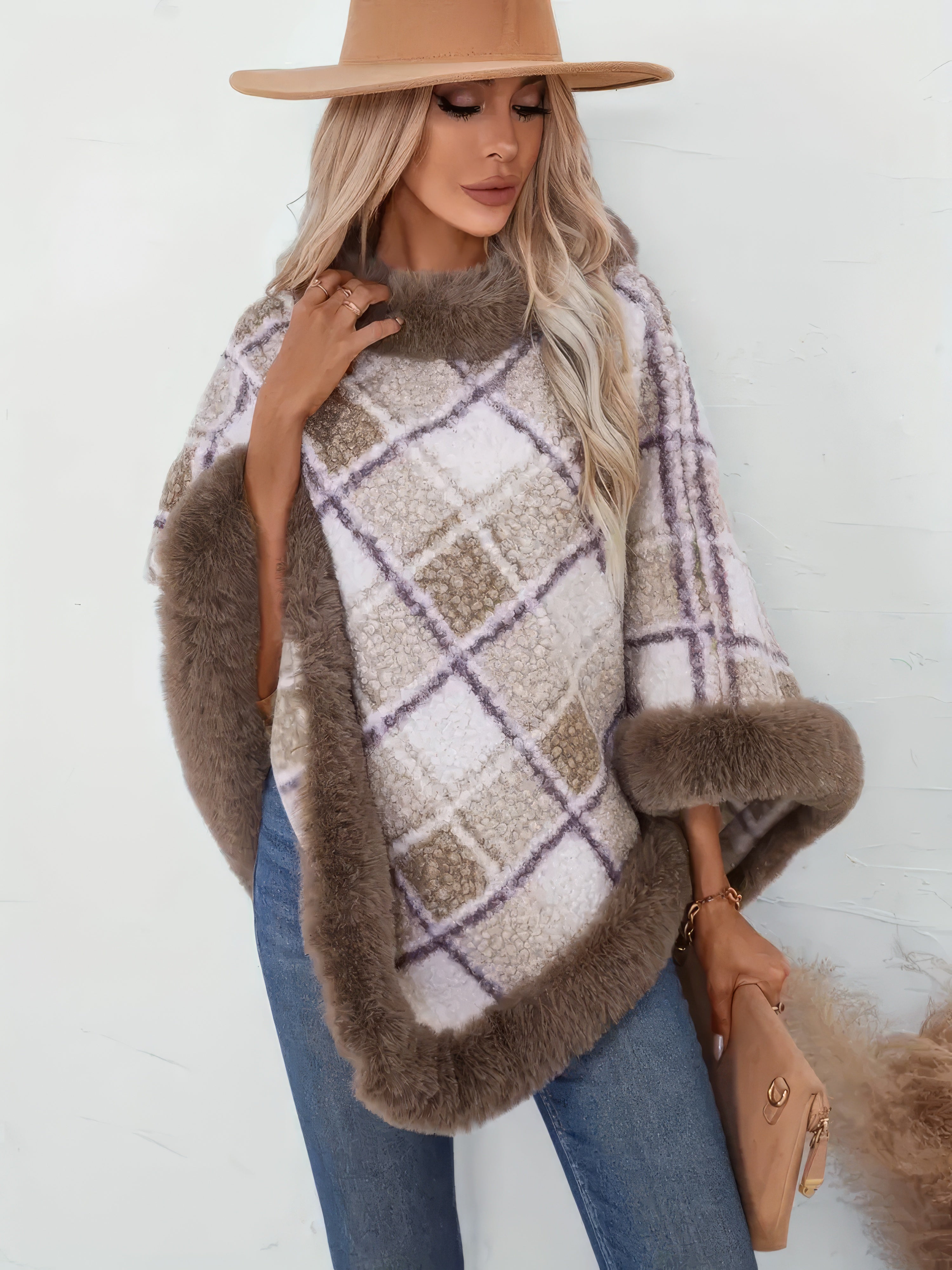 Soffice Winter Poncho