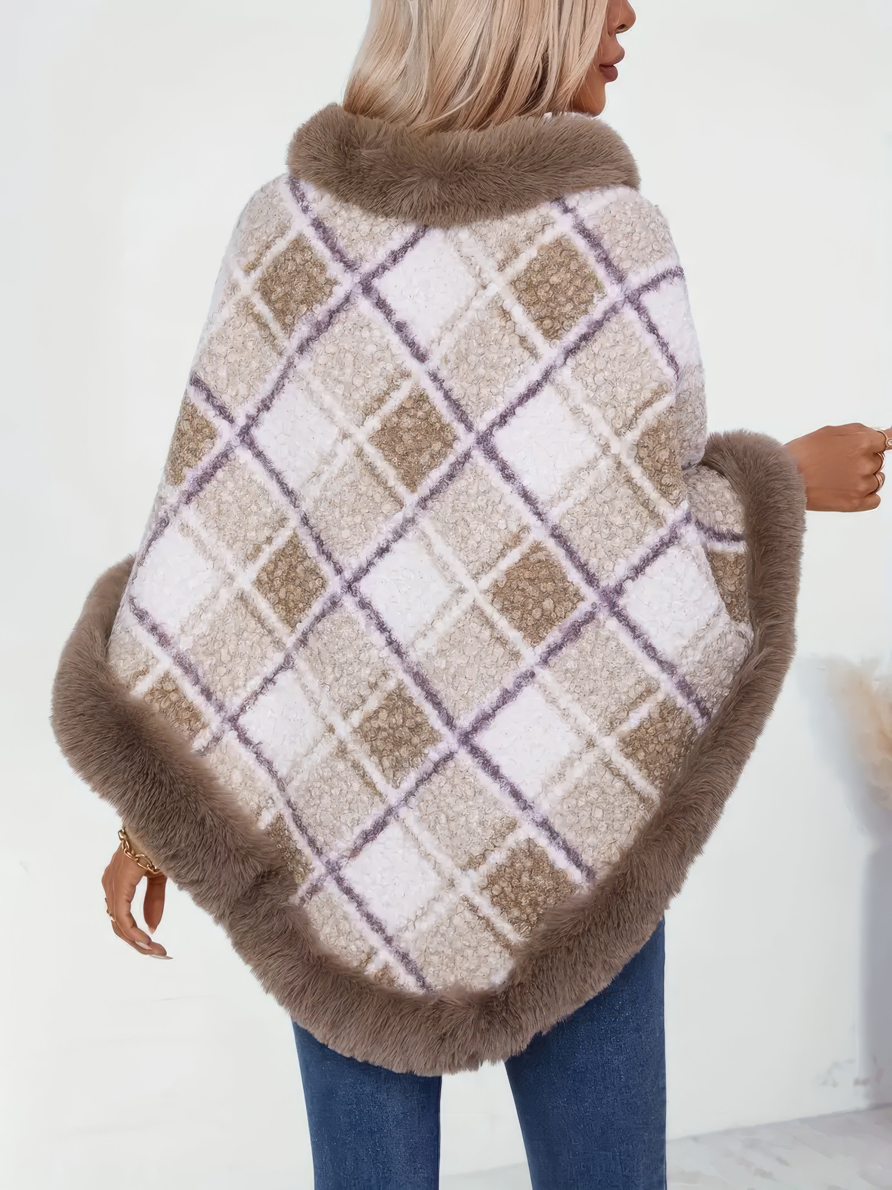 Soffice Winter Poncho