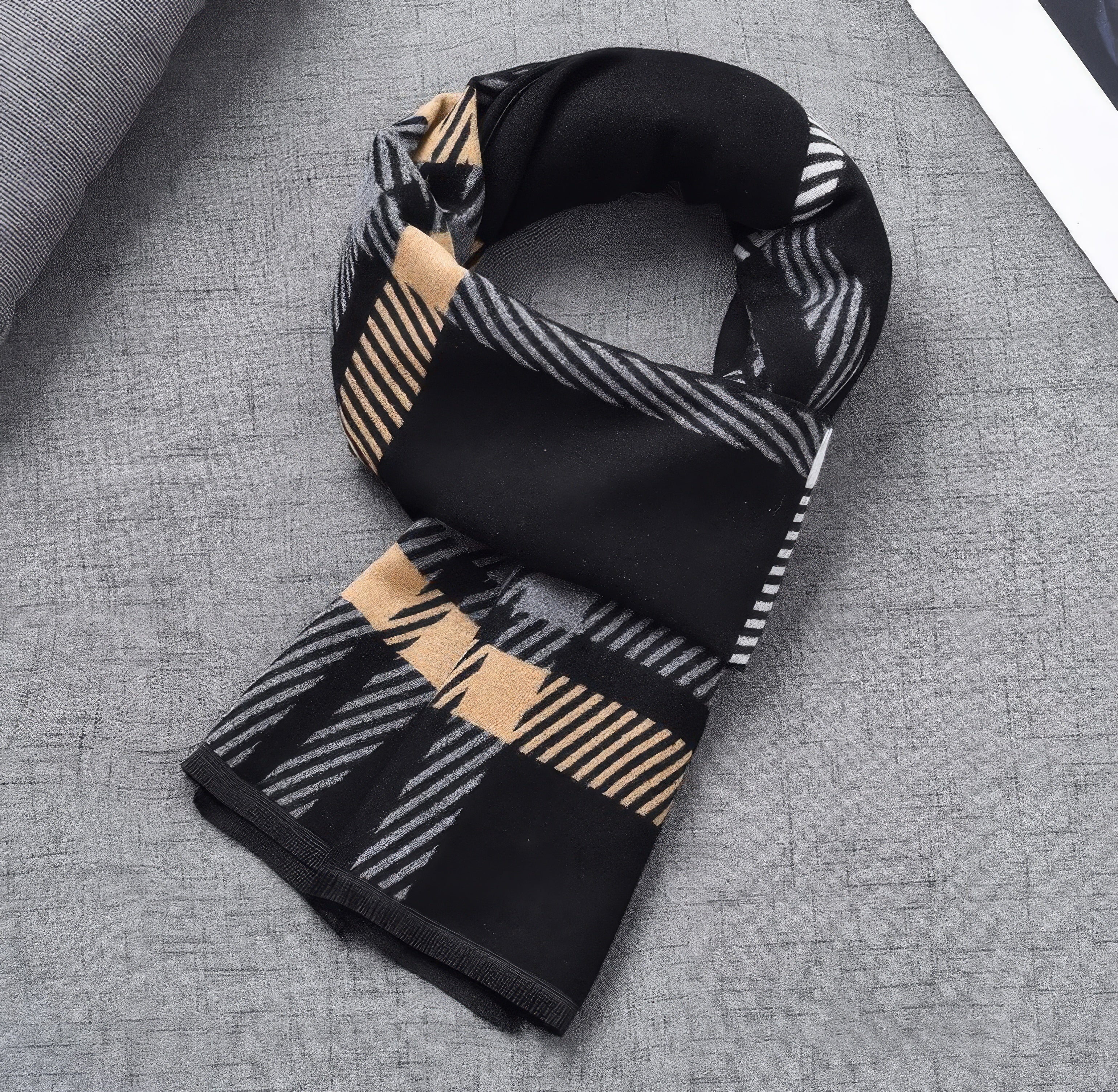 Serafino Moda Scarf